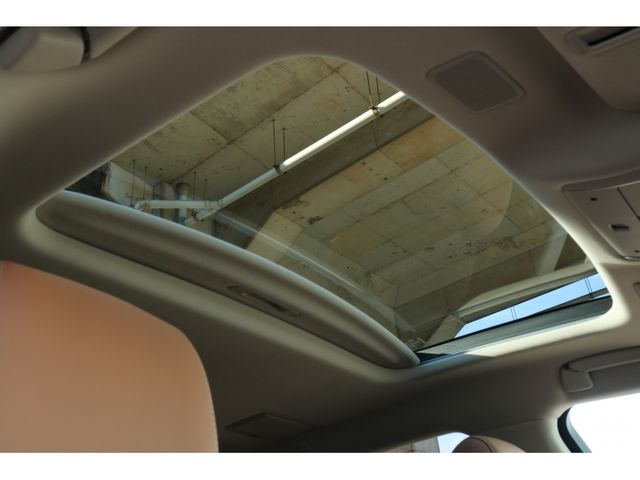 TOYOTA LEXUS LS500H 2017 Image 31