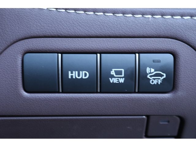 TOYOTA LEXUS LS500H 2017 Image 31