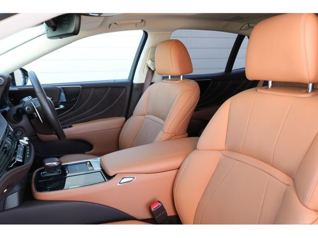 TOYOTA LEXUS LS500H 2017 Image 31