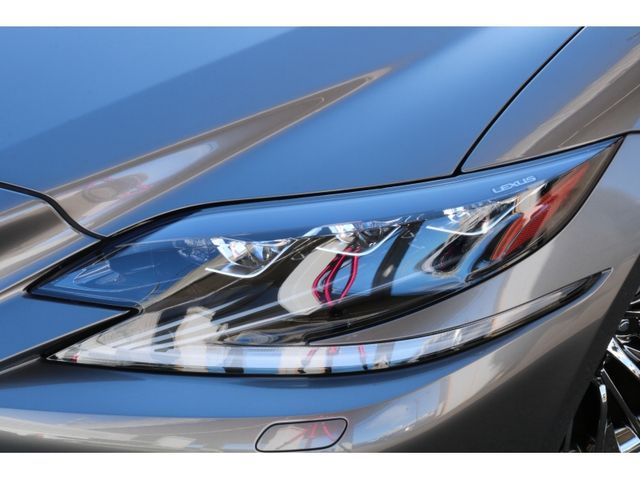 TOYOTA LEXUS LS500H 2017 Image 31