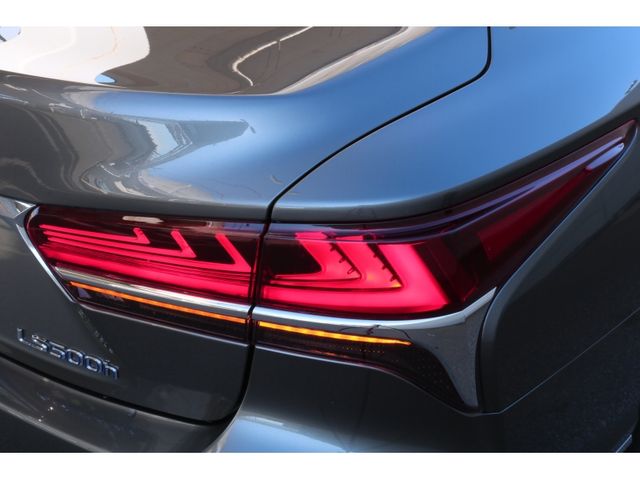 TOYOTA LEXUS LS500H 2017 Image 31