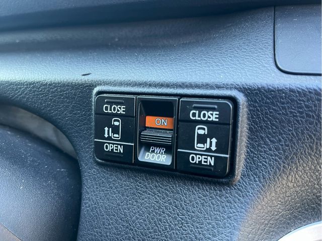 TOYOTA SIENTA HYBRID 2019 Image 31