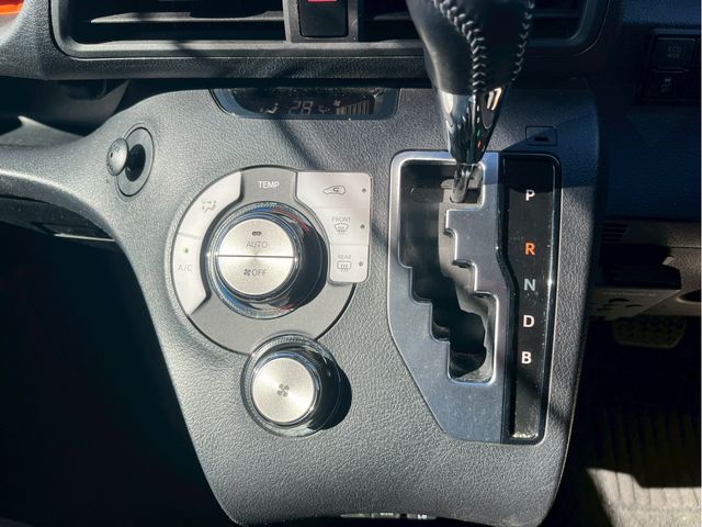 TOYOTA SIENTA HYBRID 2019 Image 31