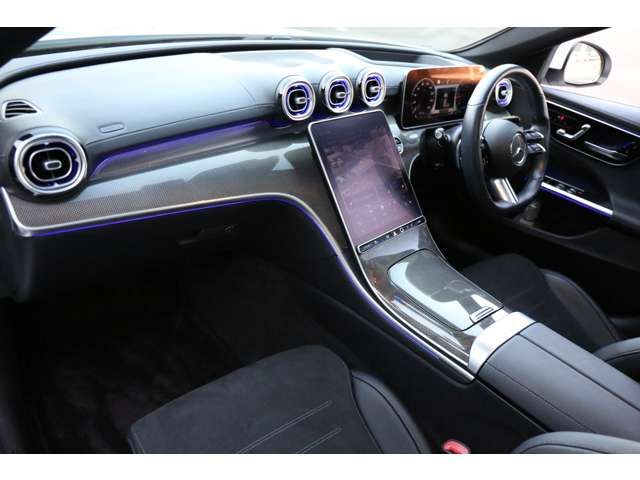 MERCEDES BENZ C CLAS 2024 Image 31