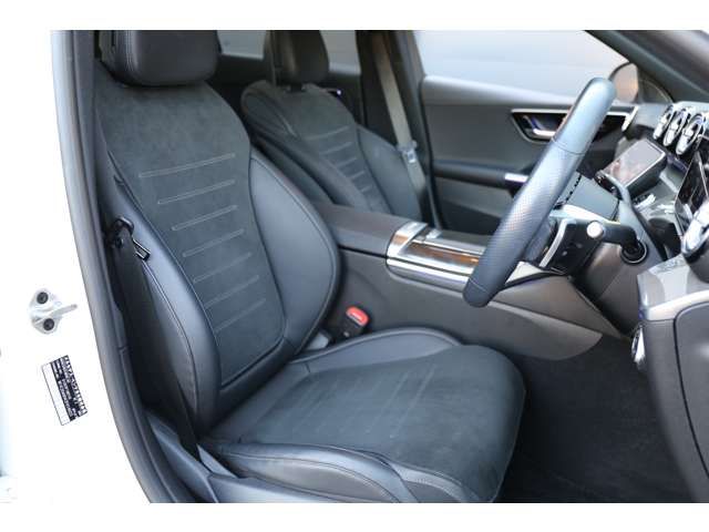 MERCEDES BENZ C CLAS 2024 Image 31