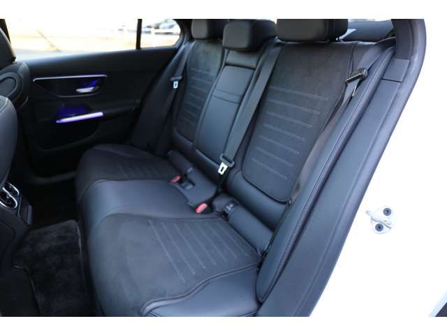 MERCEDES BENZ C CLAS 2024 Image 31