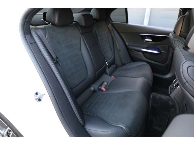 MERCEDES BENZ C CLAS 2024 Image 31