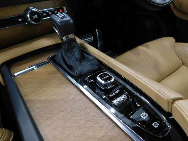 VOLVO XC90 2017 Image 31