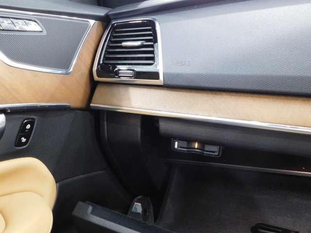 VOLVO XC90 2017 Image 31