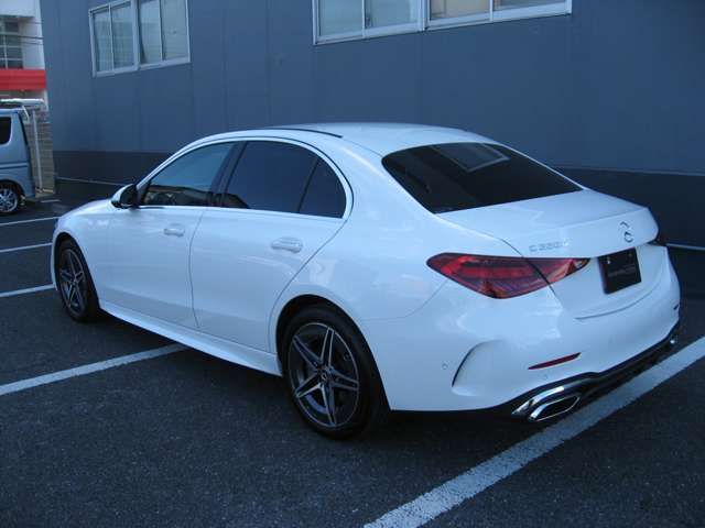 MERCEDES BENZ C CLAS 2024 Image 31