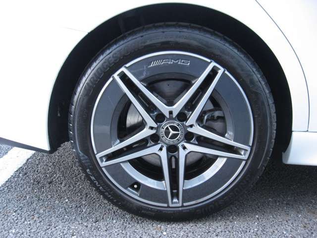 MERCEDES BENZ C CLAS 2024 Image 31