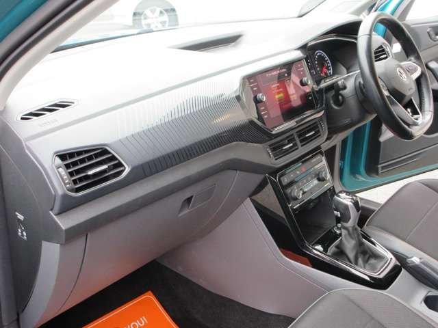 VOLKSWAGEN T-CROSS 2020 Image 31