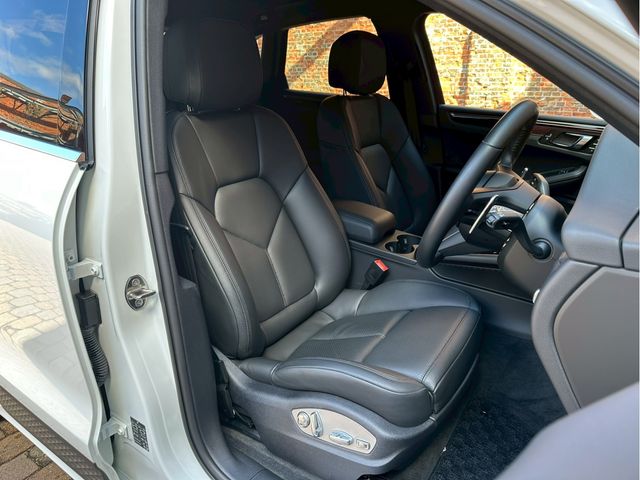 PORSCHE MACAN 2023 Image 31