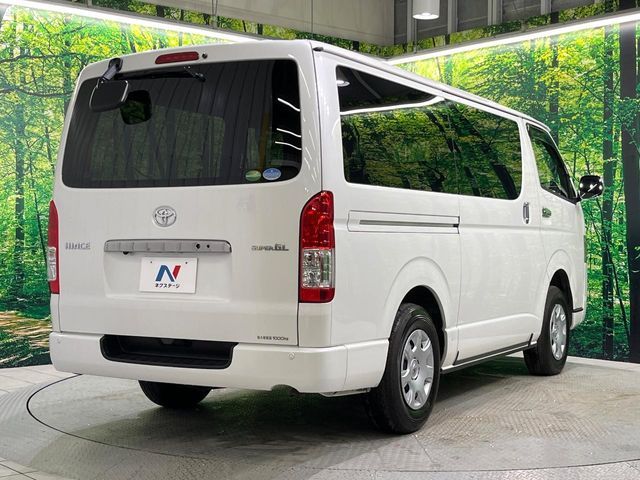 TOYOTA HIACE VAN 4WD 2018 Image 31