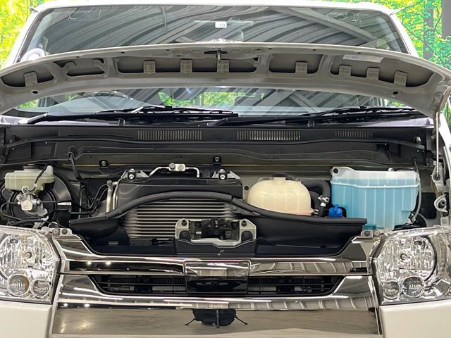 TOYOTA HIACE VAN 4WD 2018 Image 31