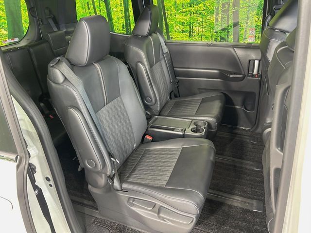 TOYOTA NOAH HYBRID 2023 Image 31