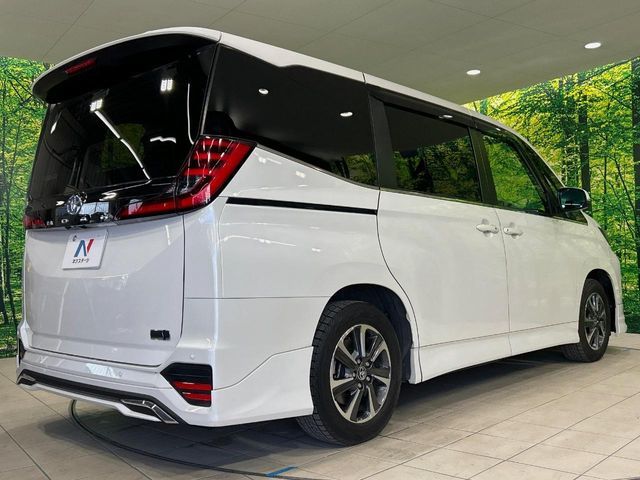 TOYOTA NOAH HYBRID 2023 Image 31