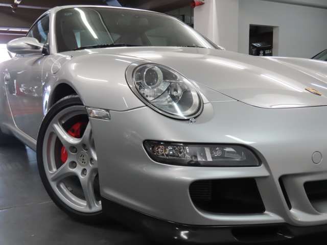 PORSCHE 911 2004 Image 31