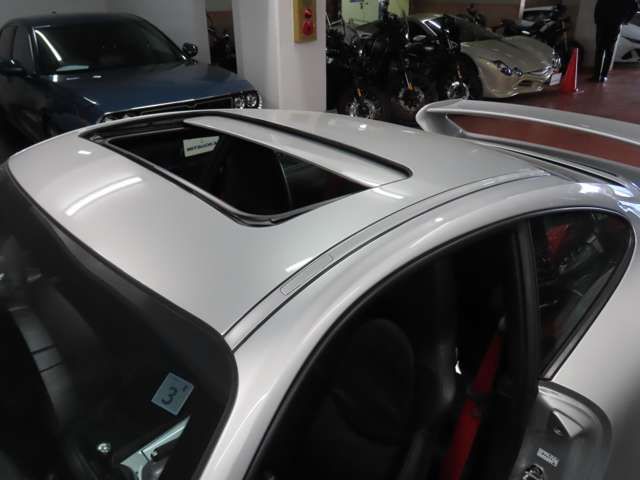 PORSCHE 911 2004 Image 31