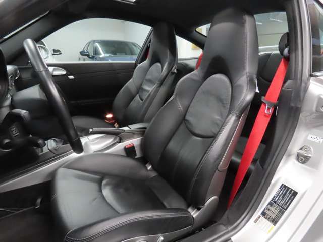 PORSCHE 911 2004 Image 31