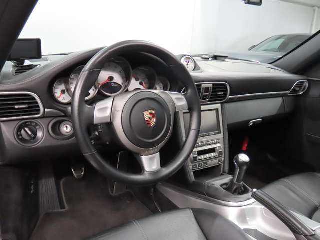 PORSCHE 911 2004 Image 31