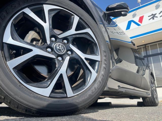 TOYOTA C-HR 2017 Image 31