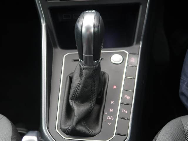 VOLKSWAGEN POLO 2018 Image 31