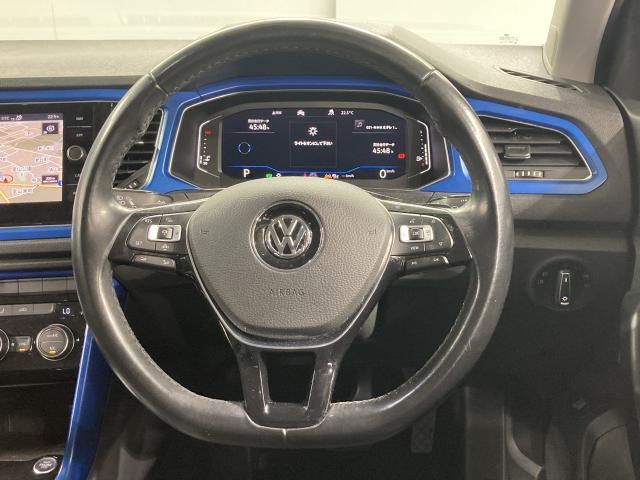 VOLKSWAGEN T-ROC 2020 Image 31
