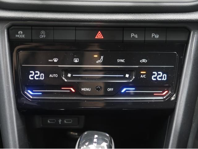 VOLKSWAGEN T-ROC 2024 Image 31