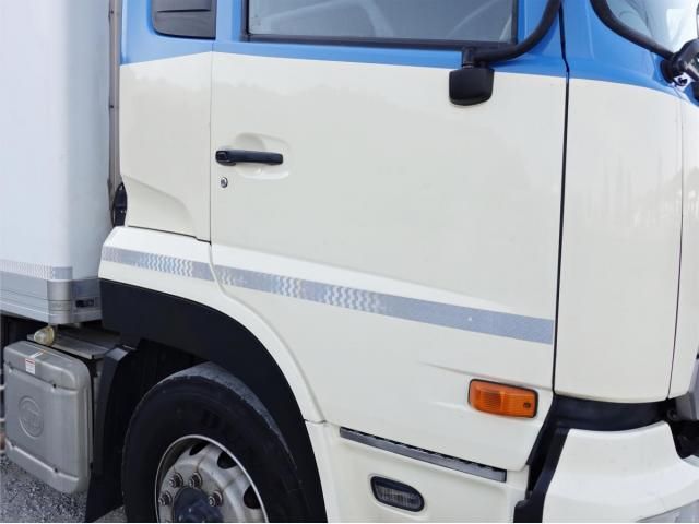 NISSAN DIESEL QUON 2015 Image 31