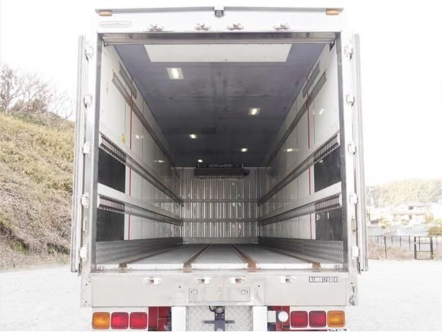 NISSAN DIESEL QUON 2015 Image 31