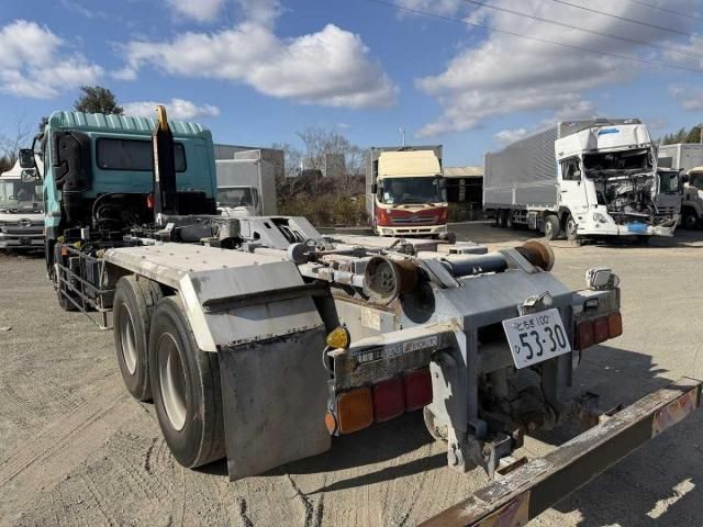 NISSAN DIESEL QUON 2013 Image 31