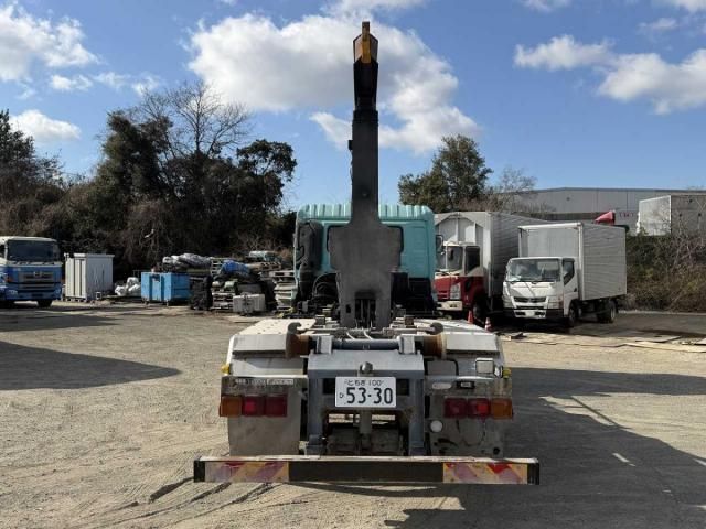 NISSAN DIESEL QUON 2013 Image 31