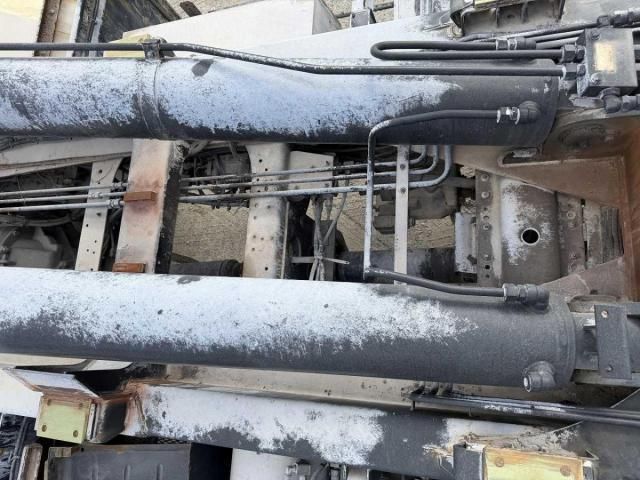 NISSAN DIESEL QUON 2013 Image 31