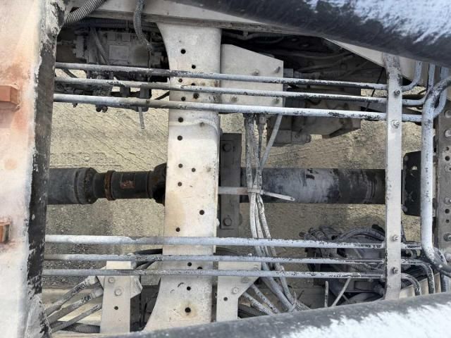 NISSAN DIESEL QUON 2013 Image 31