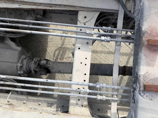 NISSAN DIESEL QUON 2013 Image 31