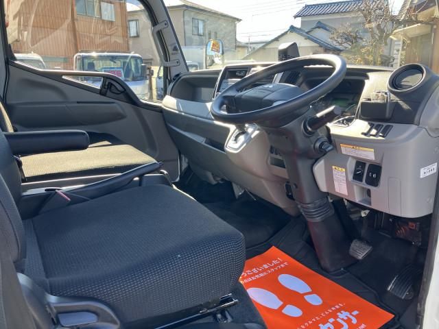 MITSUBISHI CANTER 2023 Image 31