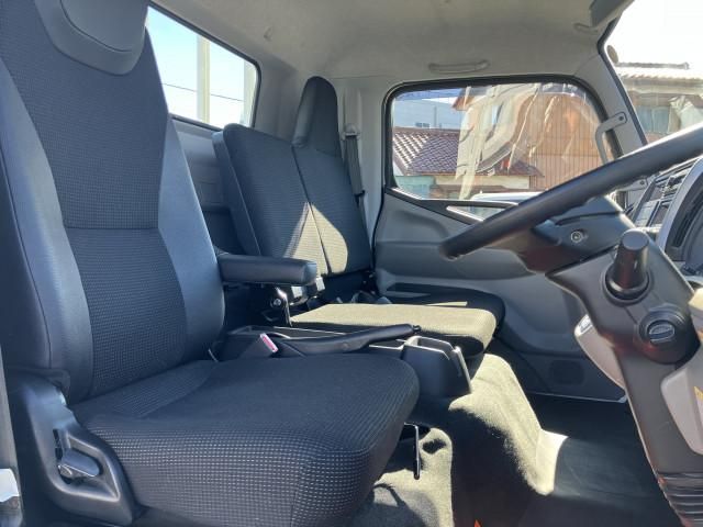 MITSUBISHI CANTER 2023 Image 31