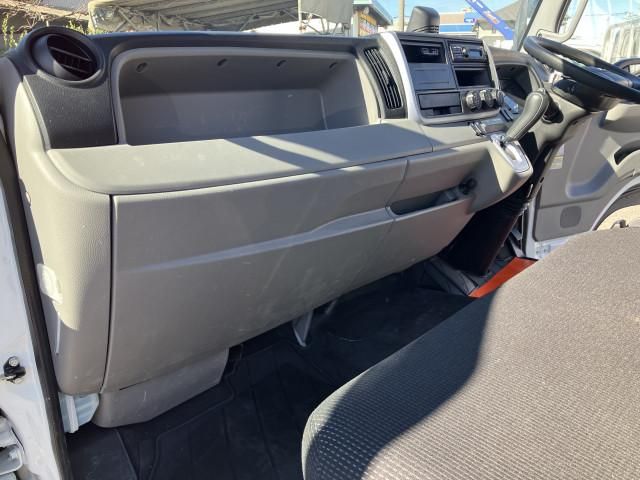 MITSUBISHI CANTER 2023 Image 31