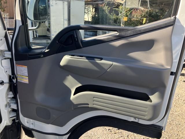 MITSUBISHI CANTER 2023 Image 31