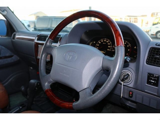 TOYOTA LANDCRUISER PRADO 2001 Image 31