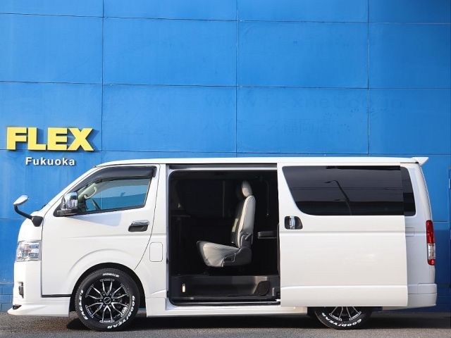 TOYOTA HIACE VAN 2WD 2024 Image 31