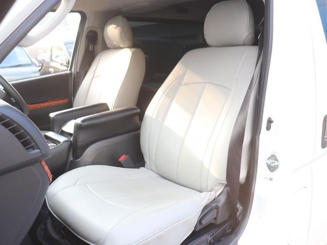 TOYOTA HIACE VAN 2WD 2024 Image 31