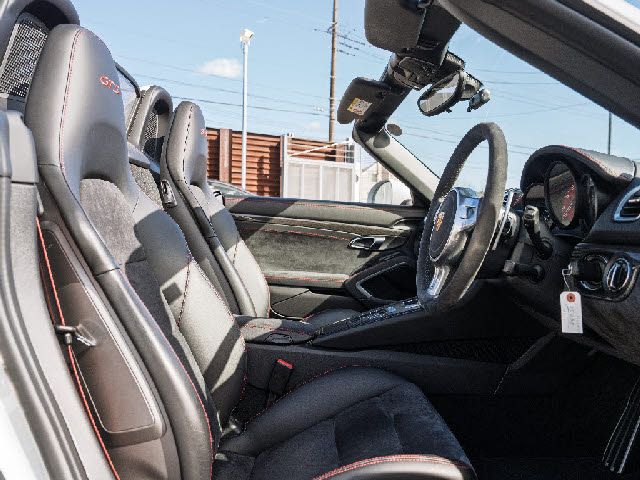 PORSCHE BOXSTER 2016 Image 31