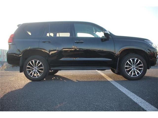 TOYOTA LANDCRUISER PRADO 2017 Image 31