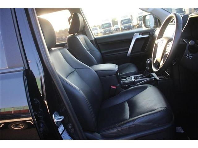 TOYOTA LANDCRUISER PRADO 2017 Image 31