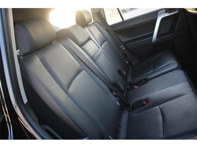 TOYOTA LANDCRUISER PRADO 2017 Image 31