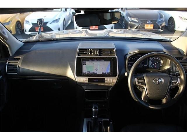 TOYOTA LANDCRUISER PRADO 2017 Image 31