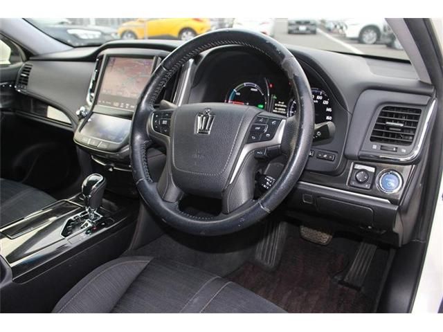 TOYOTA CROWN SEDAN HYBRID 2013 Image 31