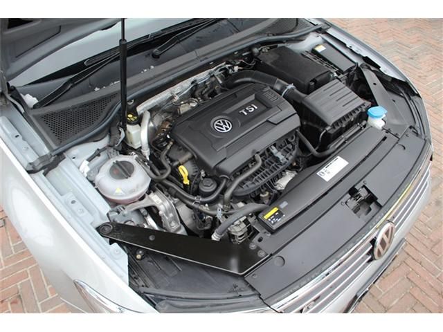 VOLKSWAGEN PASSAT VA 2017 Image 31